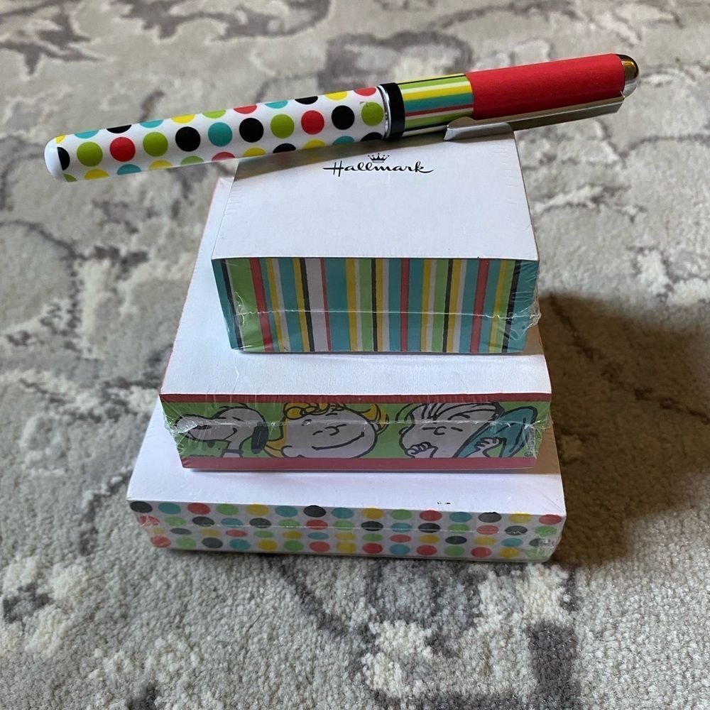 Hallmark Snoopy Characters Post Its Set
